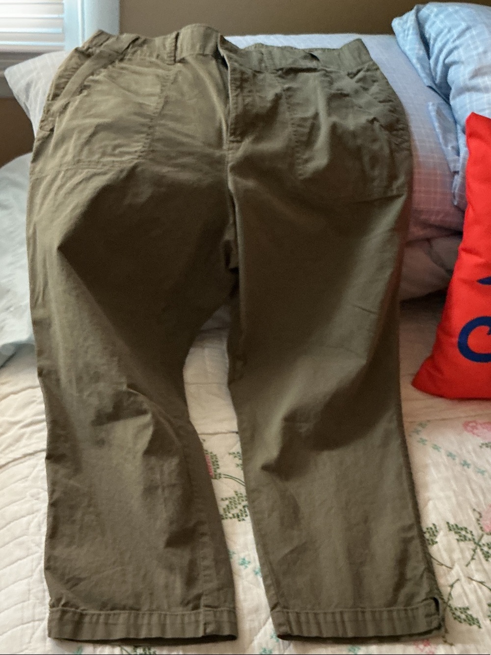Women’s Olive Green Cotton Chino Capris Size L